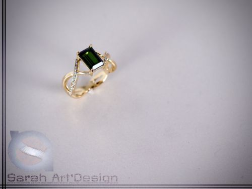 bague or jaune saphir diamants tourmaline verte